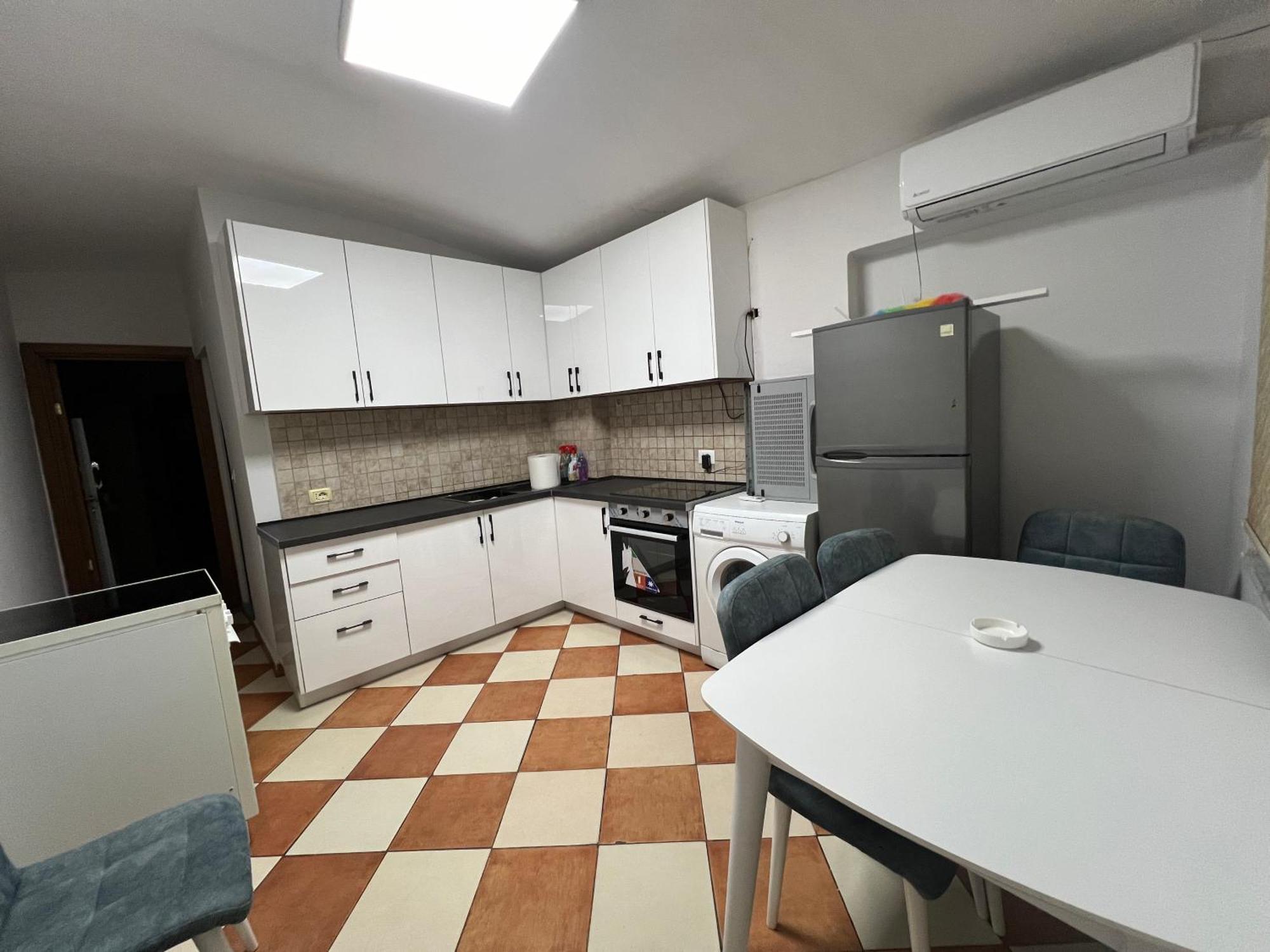 Sisterhood Hostel-Female Only Тирана Екстериор снимка